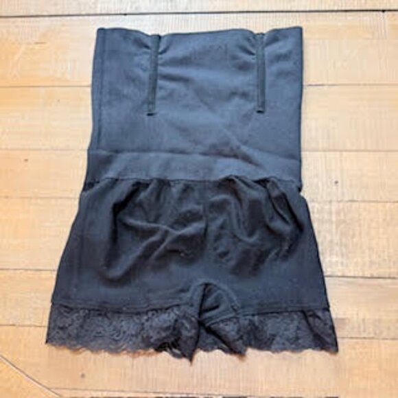 NWOT Black High-Waist Shapewear Shorts with Lace Trim Tummy Control Size XL - Picture 4 of 7